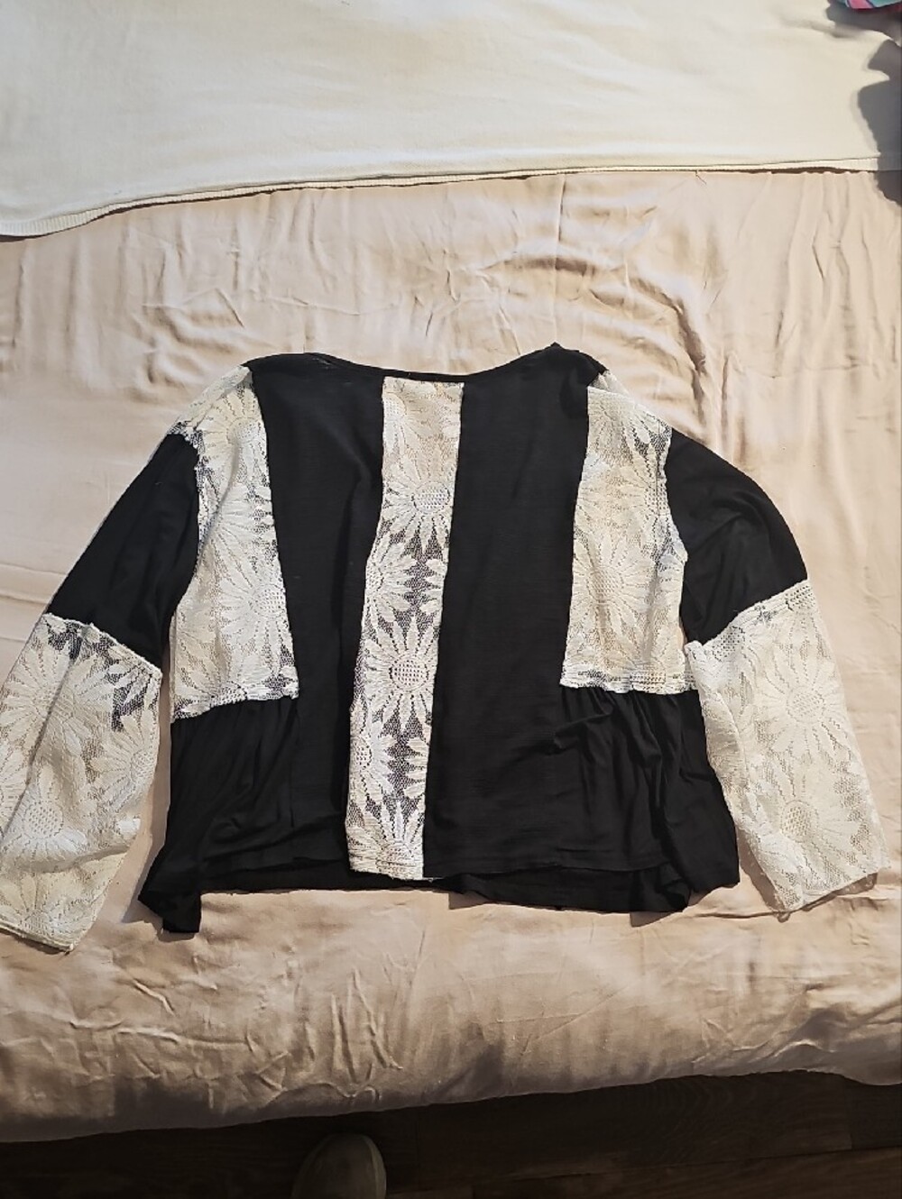 POL Black V-Neck Top with White Lace Insets - Picture 2 of 2